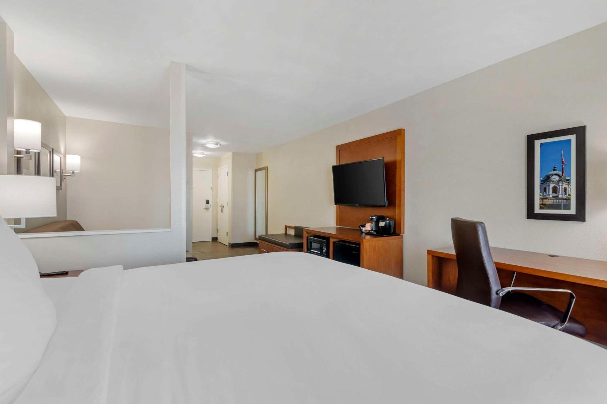 Comfort Inn & Suites برونزويك المظهر الخارجي الصورة