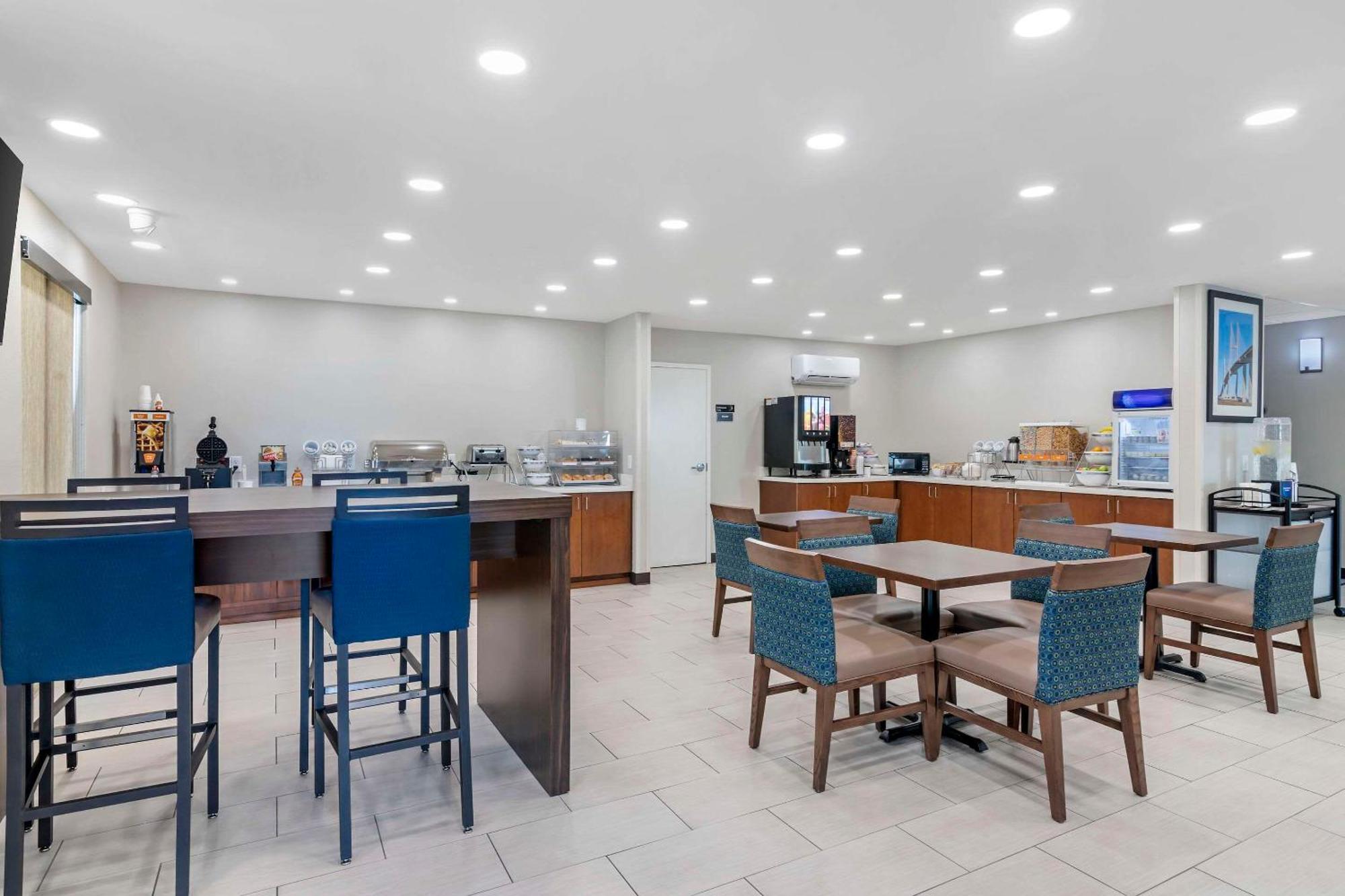 Comfort Inn & Suites برونزويك المظهر الخارجي الصورة