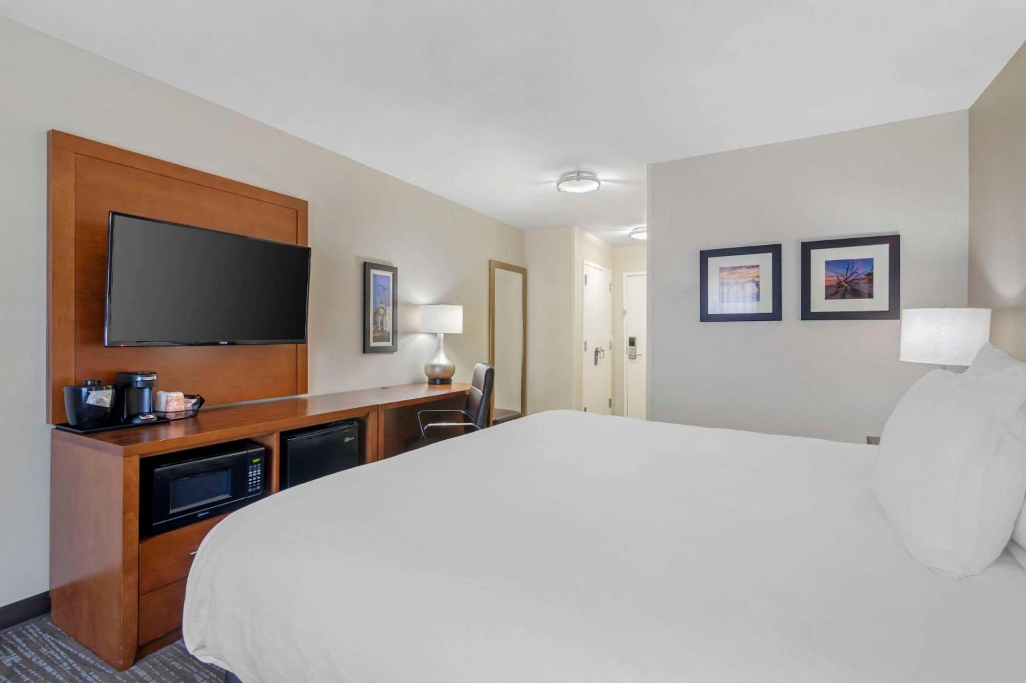 Comfort Inn & Suites برونزويك المظهر الخارجي الصورة