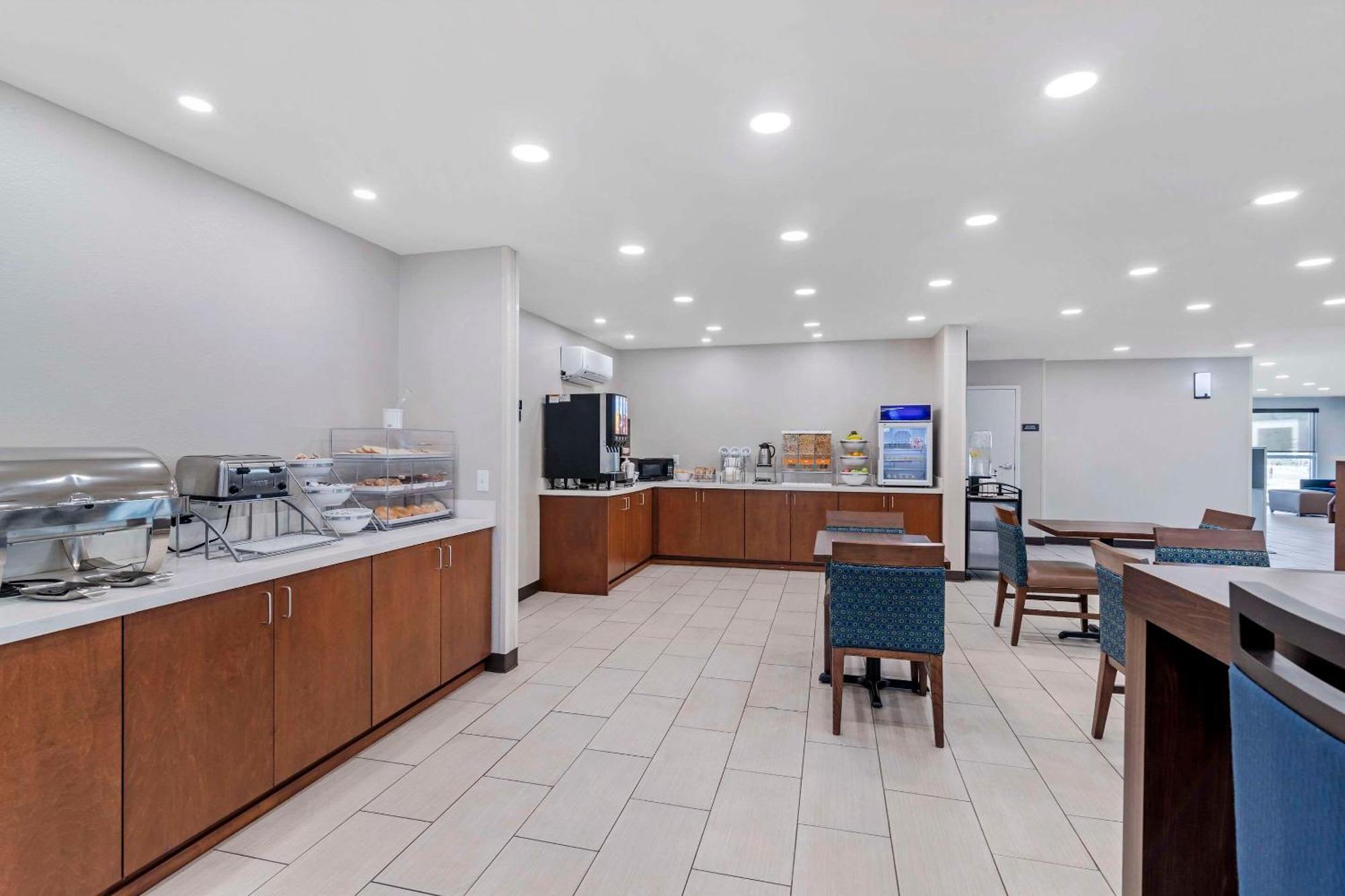 Comfort Inn & Suites برونزويك المظهر الخارجي الصورة