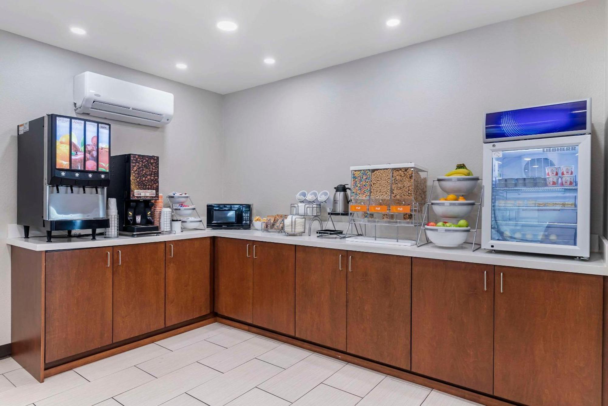 Comfort Inn & Suites برونزويك المظهر الخارجي الصورة