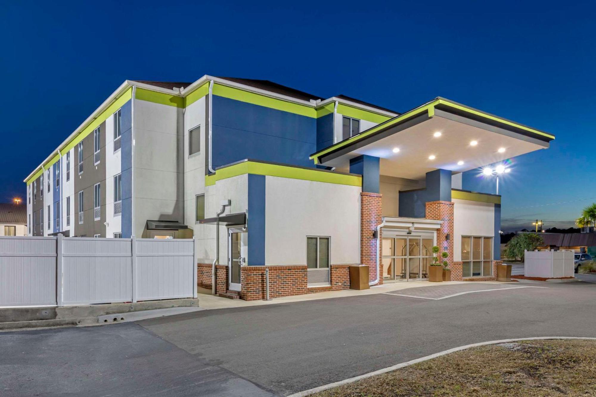 Comfort Inn & Suites برونزويك المظهر الخارجي الصورة